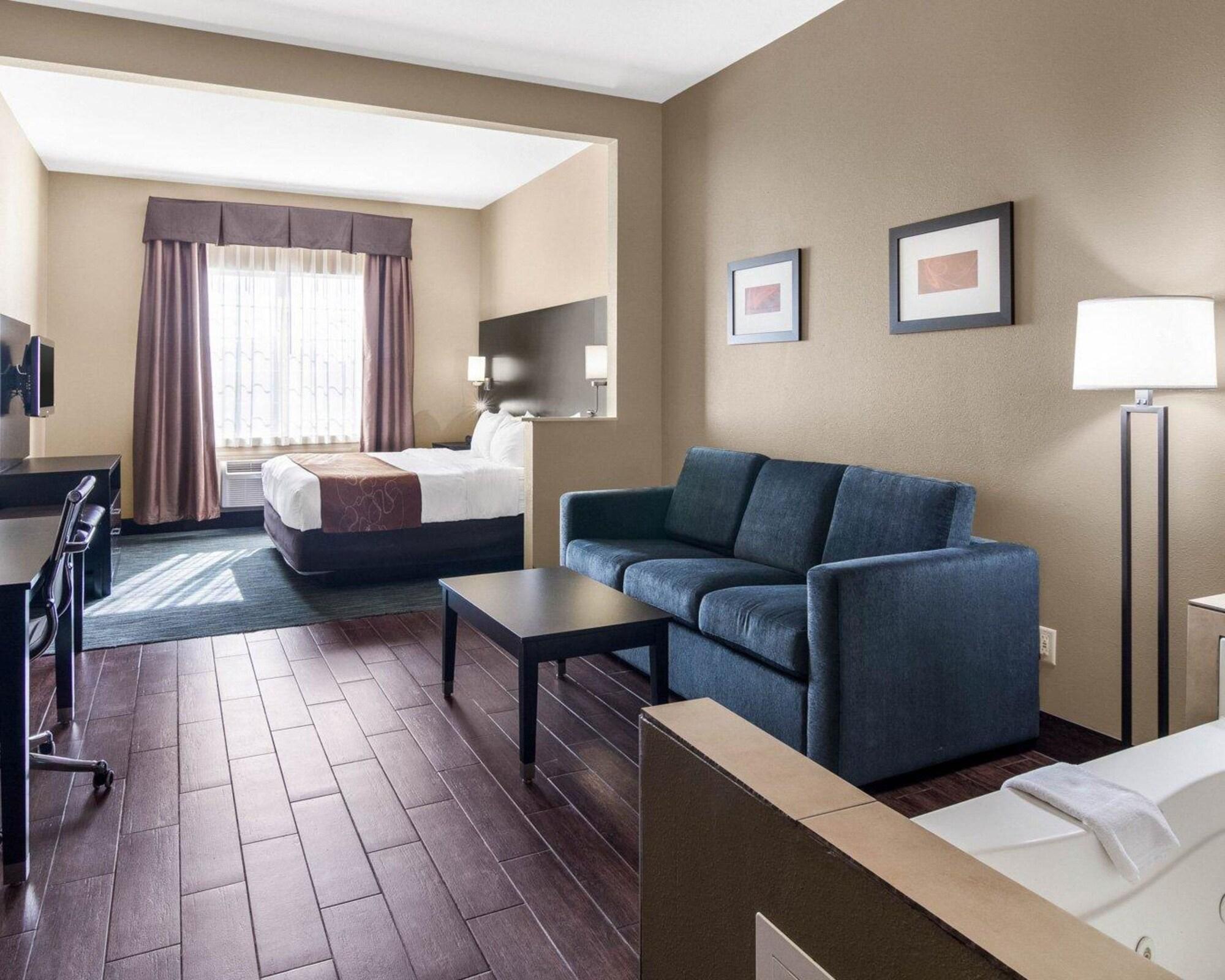 אודסה Comfort Suites מראה חיצוני תמונה