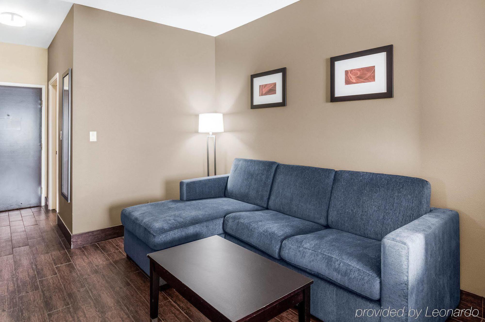 אודסה Comfort Suites מראה חיצוני תמונה