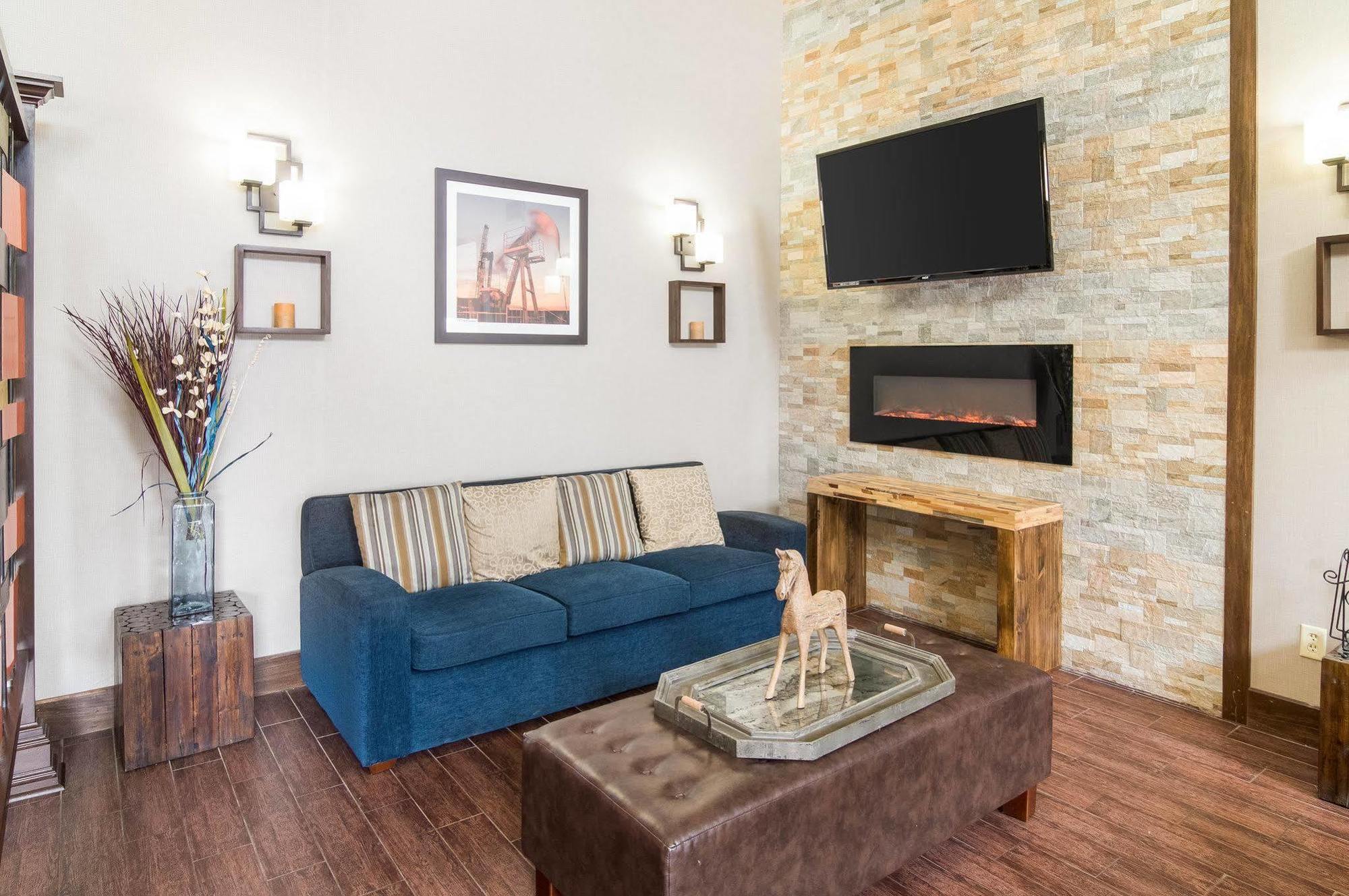 אודסה Comfort Suites מראה חיצוני תמונה
