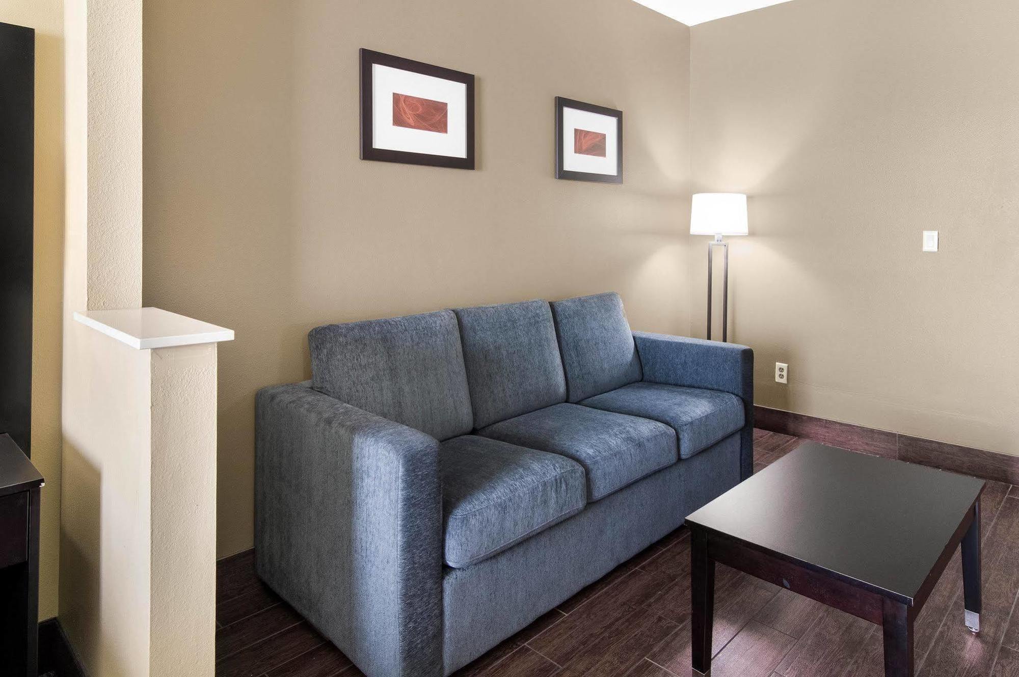 אודסה Comfort Suites מראה חיצוני תמונה