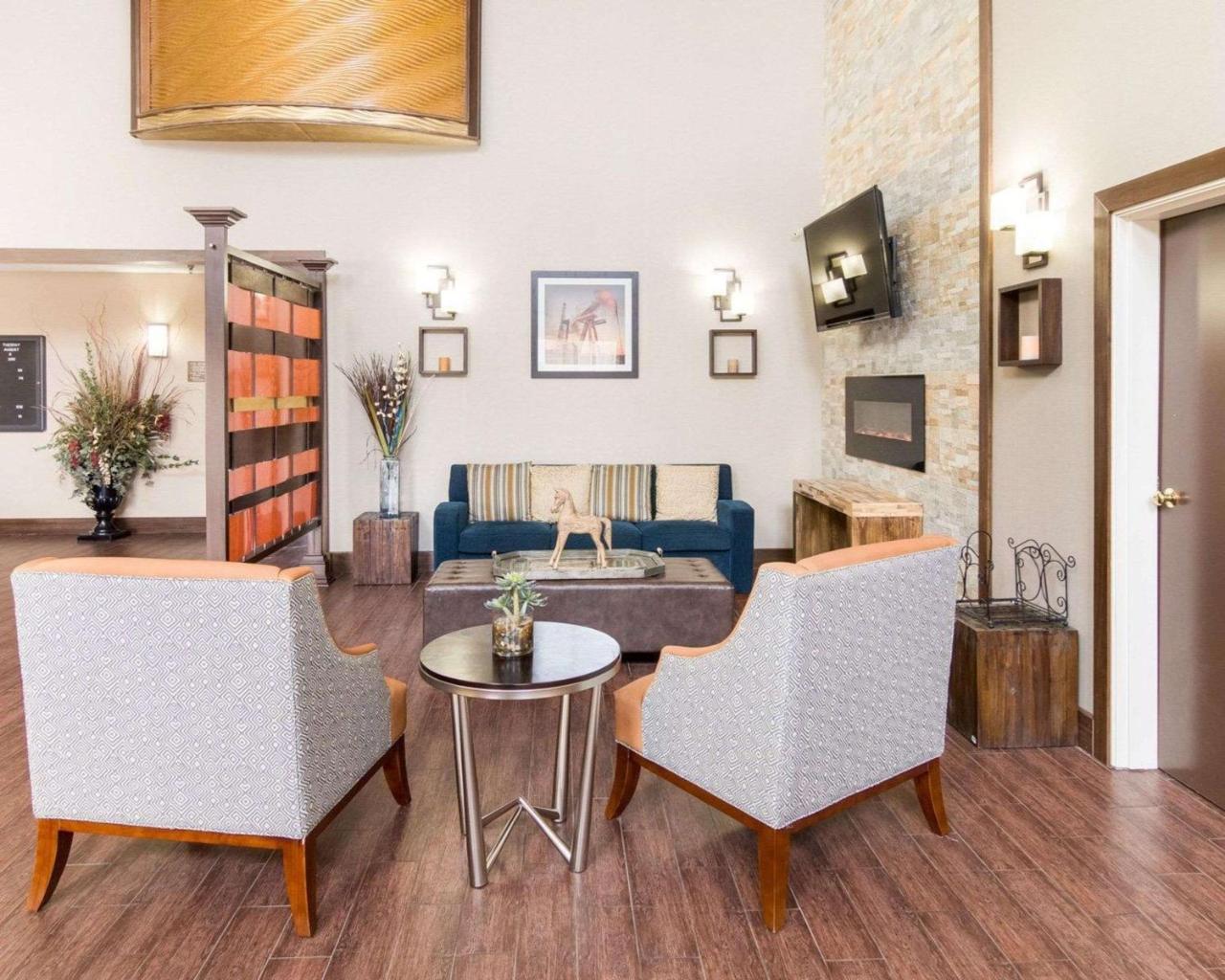 אודסה Comfort Suites מראה חיצוני תמונה